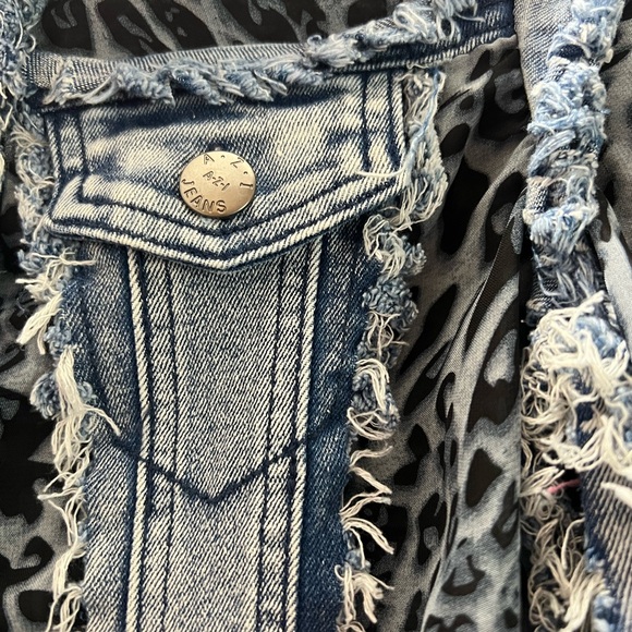 Adorable Jean jacket! - Picture 3 of 4